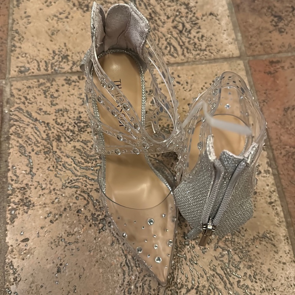 New shoes Thalia Sodi sliver Sz 6